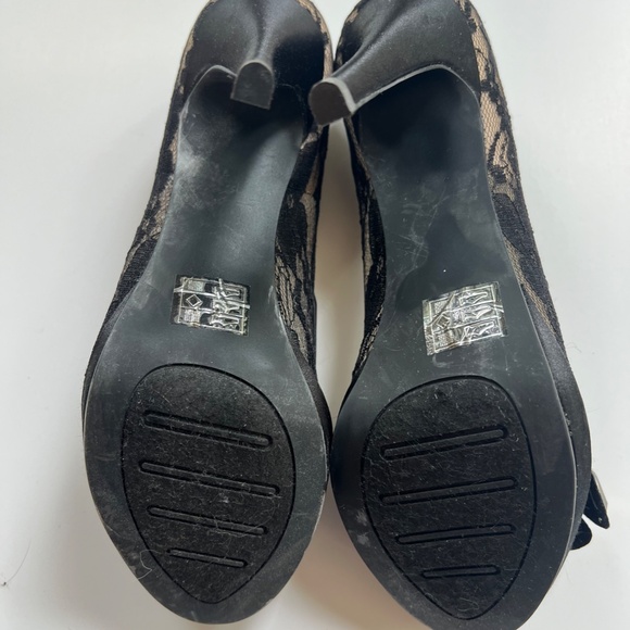 Lulu Townsend Lace Bejeweled Stiletto Peep Toe Pump Women's size 9M - Picture 5 of 7